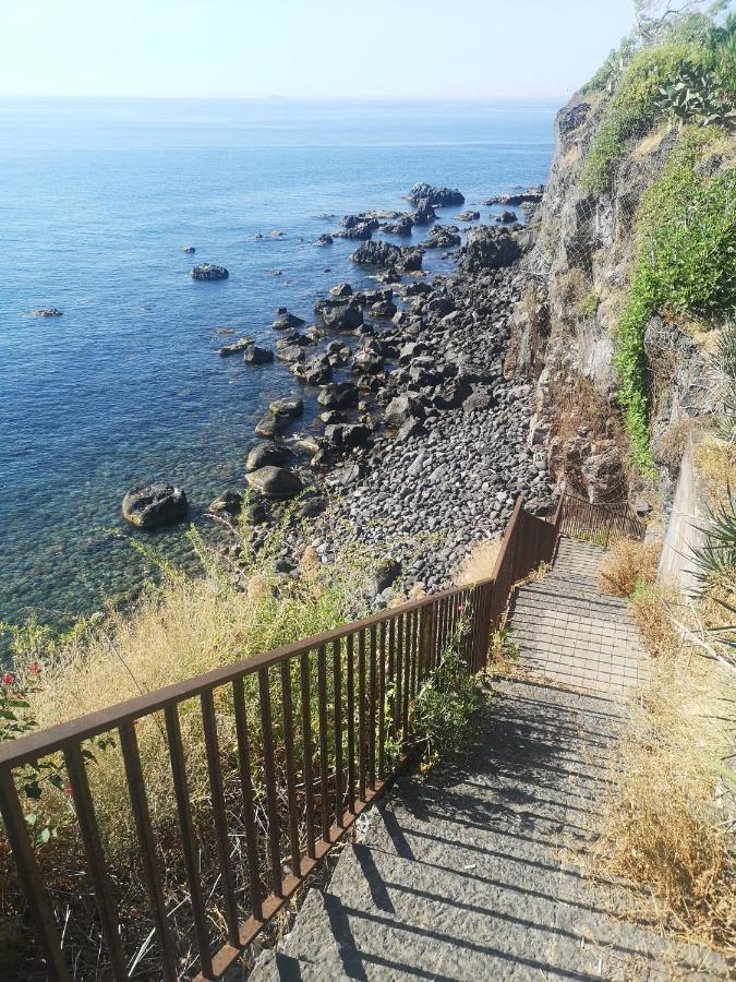 Locanda Popolare Aci Castello Exterior foto